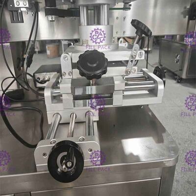 Self-adhesive round Plastic / Glass bottle Labeling machine