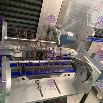 Double Driving Four Blades Installed Bottle Labeling Machine With Panasonic Driver