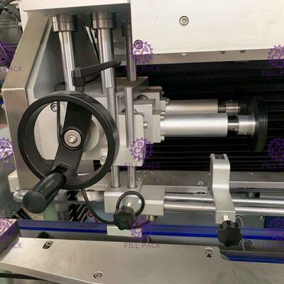 PVC PET OPS Carbonated Bottle Labeling Machine with 1 Year Warranty