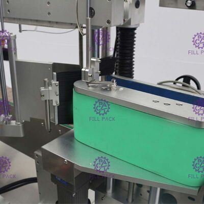 Double Sided Sticker Labeling Machine For Glass Beer Bottle Accuracy +/- 1mm