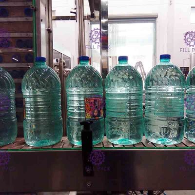 Multifunction 8 Heads Drinking Water Bottle Filling Plant 800BPH For 5L Bottle