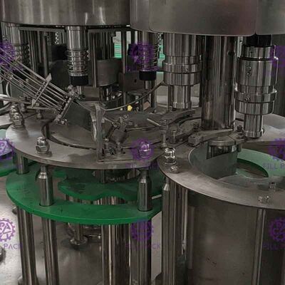 Electric Juice / Water Filling Machine 330ml Commercial Bottling Equipment 7.6kw