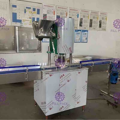 Plastic / PET Screw Cap Bottle Sealing Machine With Stainless Steel And High Speed