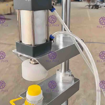 Semi Automatic Pneumatic Bottle Packing Machine for barrels pressing caps
