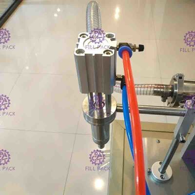 Single Head Liquid Filling Machine Semi-auto High Speed Easy Operation
