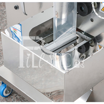 1000BPH Small  Liquid Sachet Filling Sealing Machine For Drinking Water Or Juice