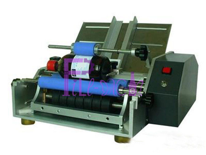 Semi Automatic Industrial Bottle Labeling Machine For Wet Glue Paper Labels