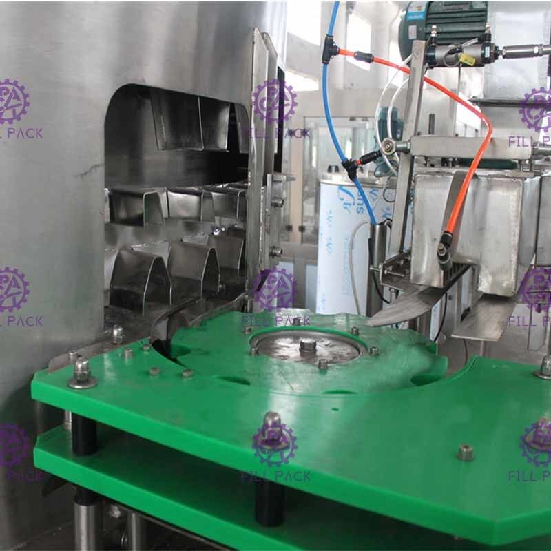 Plastic Soda Water Bottle Sorting Machine / Bottle Arranging Machine For Beverage Plant